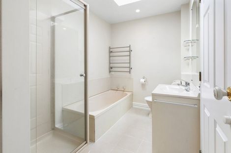 Photo of property in 16c Hobson Street, Thorndon, Wellington, 6011