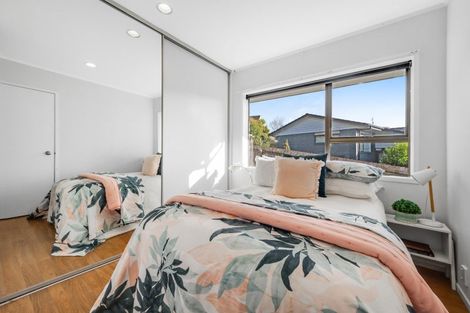 Photo of property in 1/30 Curacao Place, Half Moon Bay, Auckland, 2012