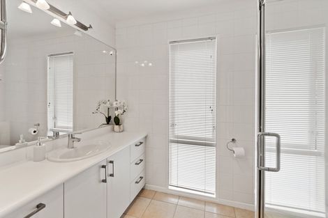 Photo of property in 19 Clyside Avenue, Half Moon Bay, Auckland, 2012