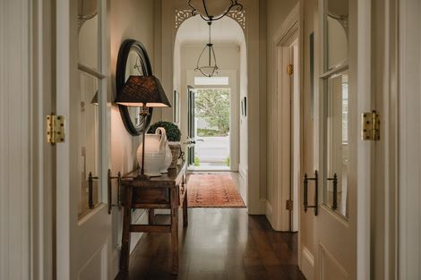 Photo of property in 31 Richmond Avenue, Northcote Point, Auckland, 0627