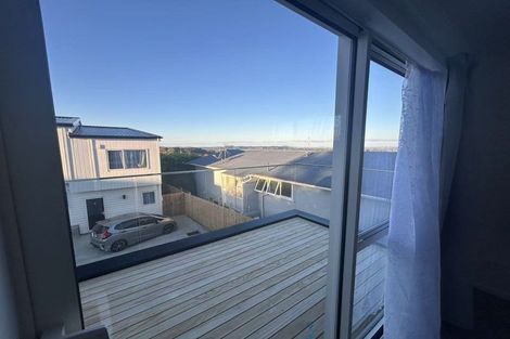 Photo of property in 2/47 Zita Maria Drive, Massey, Auckland, 0614