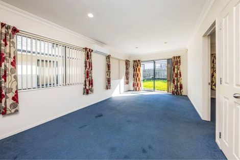 Photo of property in 16 Ewhurst Place, Goodwood Heights, Auckland, 2105