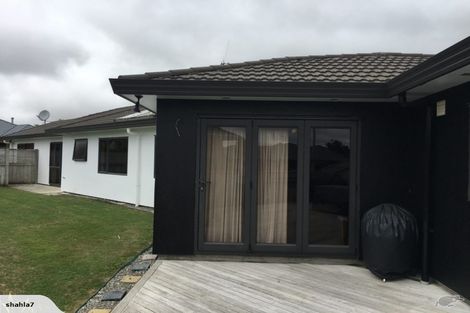 Photo of property in 4 Johnstone Drive, Fitzherbert, Palmerston North, 4410