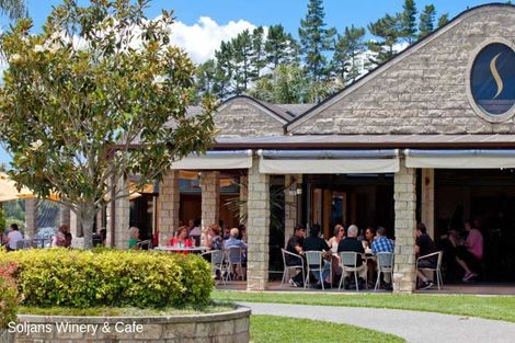 Photo of property in 32 Vintry Drive, Huapai, 0810