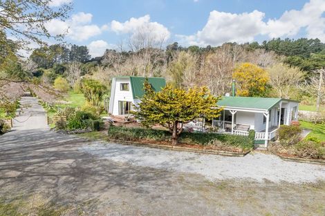 Photo of property in 329a Paekakariki Hill Road, Paekakariki Hill, Porirua, 5381