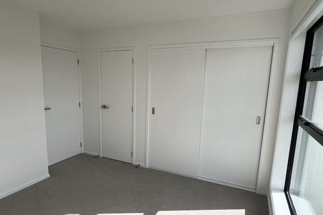 Photo of property in 66 Rauemi Way, Te Atatu South, Auckland, 0610
