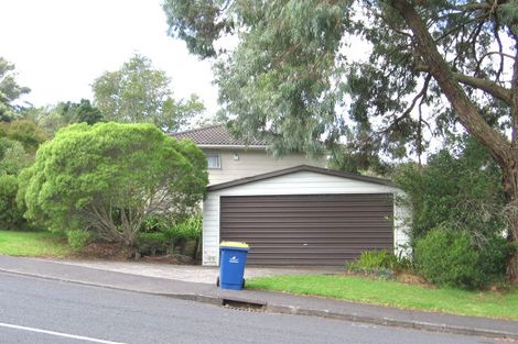 Photo of property in 16 Kemp Road, Massey, Auckland, 0614