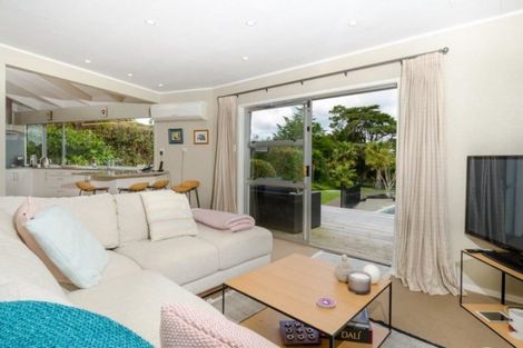 Photo of property in 79 Tawa Road, Kumeu, 0891