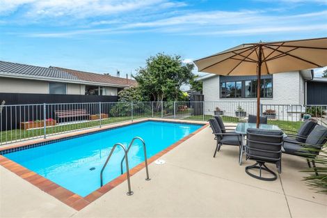 Photo of property in 16 Bucknell Street, Sockburn, Christchurch, 8042