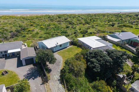 Photo of property in 7 Kent Avenue, Waitarere Beach, Levin, 5510