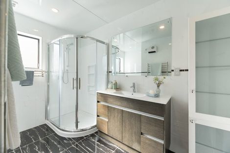 Photo of property in 25 Coates Road, Cockle Bay, Auckland, 2014