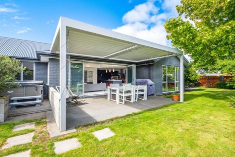 Photo of property in 27 Reka Street, Parklands, Christchurch, 8083