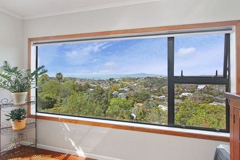 Photo of property in 164 Browns Bay Road, Murrays Bay, Auckland, 0630