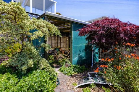 Photo of property in 81 Omata Road, Marfell, New Plymouth, 4310