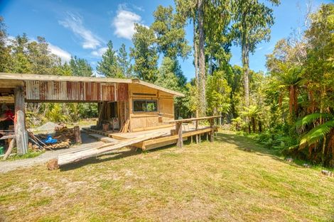 Photo of property in 215 Clifton Road, Kaiata, Greymouth, 7805