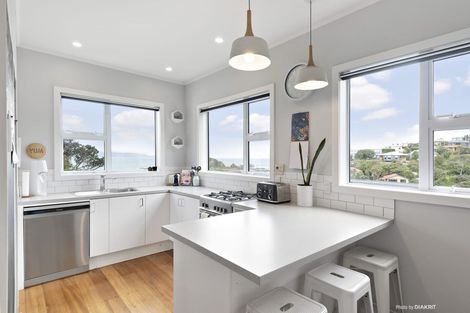 Photo of property in 11 Knoll Street, Island Bay, Wellington, 6023