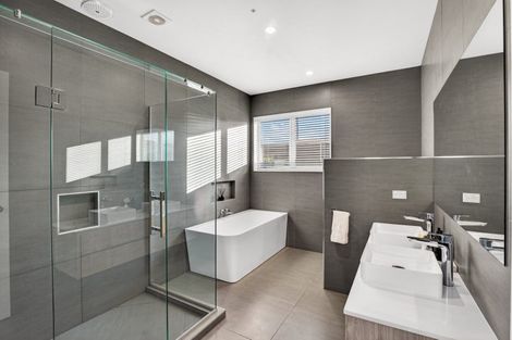 Photo of property in 73 Warman Road, Okura, Albany, 0792