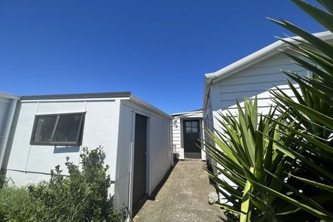Photo of property in 13 High Street West, Waitara, 4320