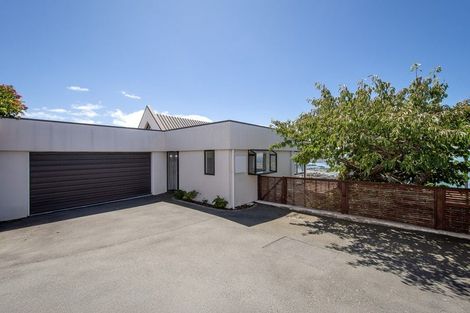 Photo of property in 2/17 Belleview Terrace, Mount Pleasant, Christchurch, 8081