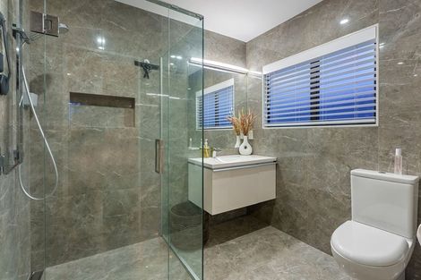 Photo of property in 37 Realm Drive, Paraparaumu, 5032