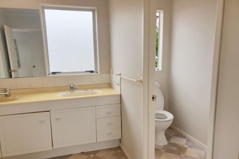 Photo of property in 2d Wendell Place, Greenlane, Auckland, 1061