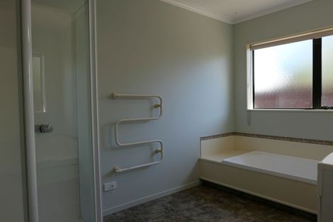 Photo of property in 15b Walton Road, Paraparaumu Beach, Paraparaumu, 5032