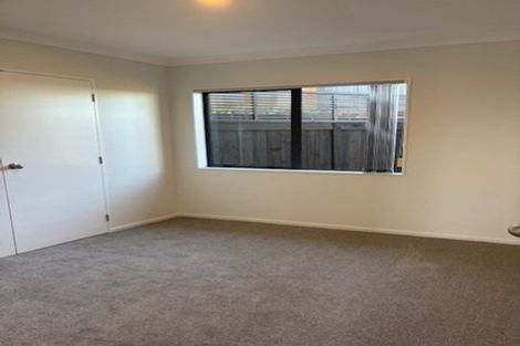 Photo of property in 65 Rising Parade, Fairview Heights, Auckland, 0632