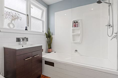 Photo of property in 44 Pitcairn Crescent, Bryndwr, Christchurch, 8053