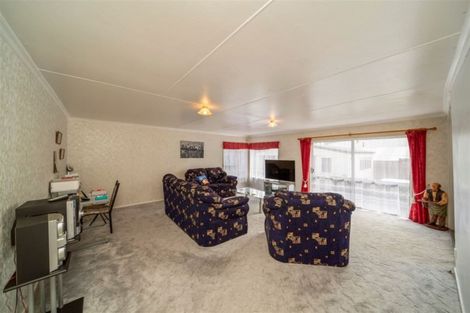 Photo of property in 2 Campbell Street, Hawera, 4610