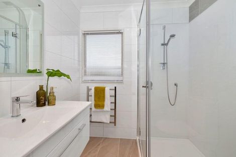 Photo of property in 23 South Kensington Way, Henderson, Auckland, 0612