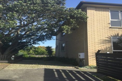 Photo of property in 1a Sunset Road, Totara Vale, Auckland, 0632