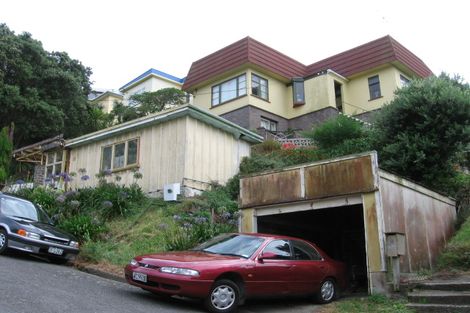 Photo of property in 10 Valley Street, Island Bay, Wellington, 6023