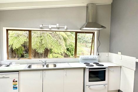 Photo of property in 31 Elliston Crescent, Stanmore Bay, Whangaparaoa, 0932