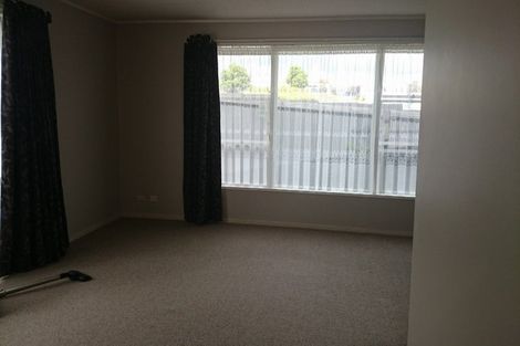 Photo of property in 9 Ballial Place, West Harbour, Auckland, 0618