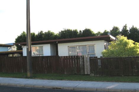 Photo of property in 2/2 Pomelo Road, Te Atatu South, Auckland, 0610