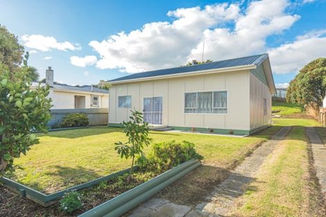 Photo of property in 120 Cornfoot Street, Castlecliff, Whanganui, 4501