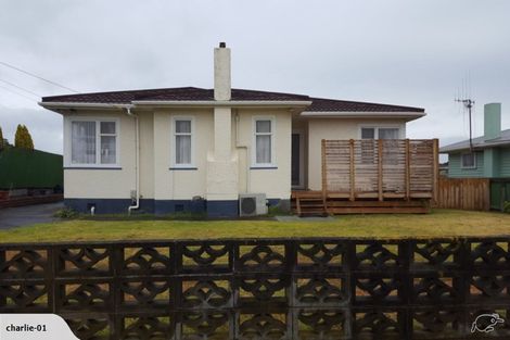 Photo of property in 15 Laird Street, Castlecliff, Whanganui, 4501