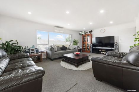 Photo of property in 44 Butterworth Drive, Glendene, Auckland, 0602