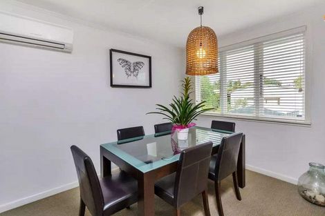 Photo of property in 2/20 Crosby Road, West Harbour, Auckland, 0618