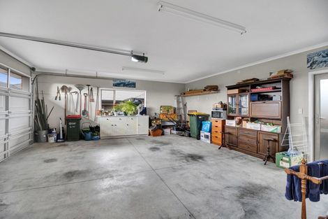 Photo of property in 2 Manurau Crescent, Merrilands, New Plymouth, 4312