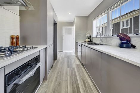 Photo of property in 17 Oxford Road, Manurewa, Auckland, 2102