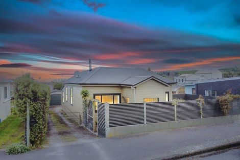 Photo of property in 45 Waverley Street, Waipawa, 4210