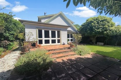 Photo of property in 4 Thorrington Road, Cashmere, Christchurch, 8022