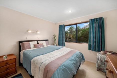 Photo of property in 19 Angel Way, Stanmore Bay, Whangaparaoa, 0932