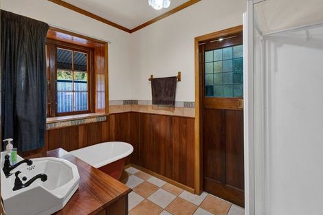 Photo of property in 100 Conway Road, Eltham, 4322