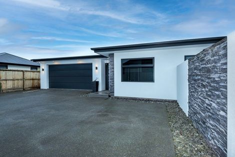 Photo of property in 14 Blue Gum Place, New Brighton, Christchurch, 8083