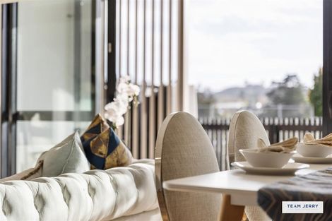 Photo of property in 2/1g Dishys Road, Flat Bush, Auckland, 2019