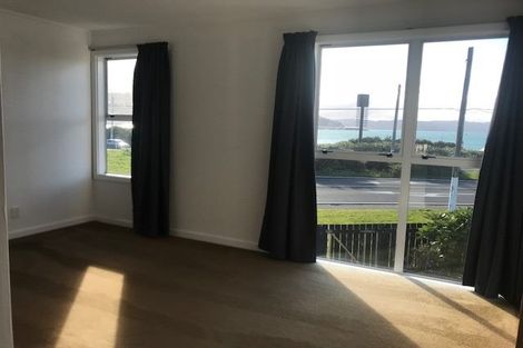 Photo of property in 2/163 Rongotai Road, Rongotai, Wellington, 6022