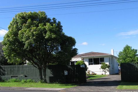 Photo of property in 7 Exmouth Road, Northcote, Auckland, 0627