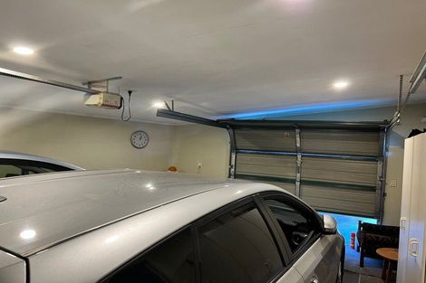 Photo of property in 16 Oakleigh Avenue, Takanini, 2112